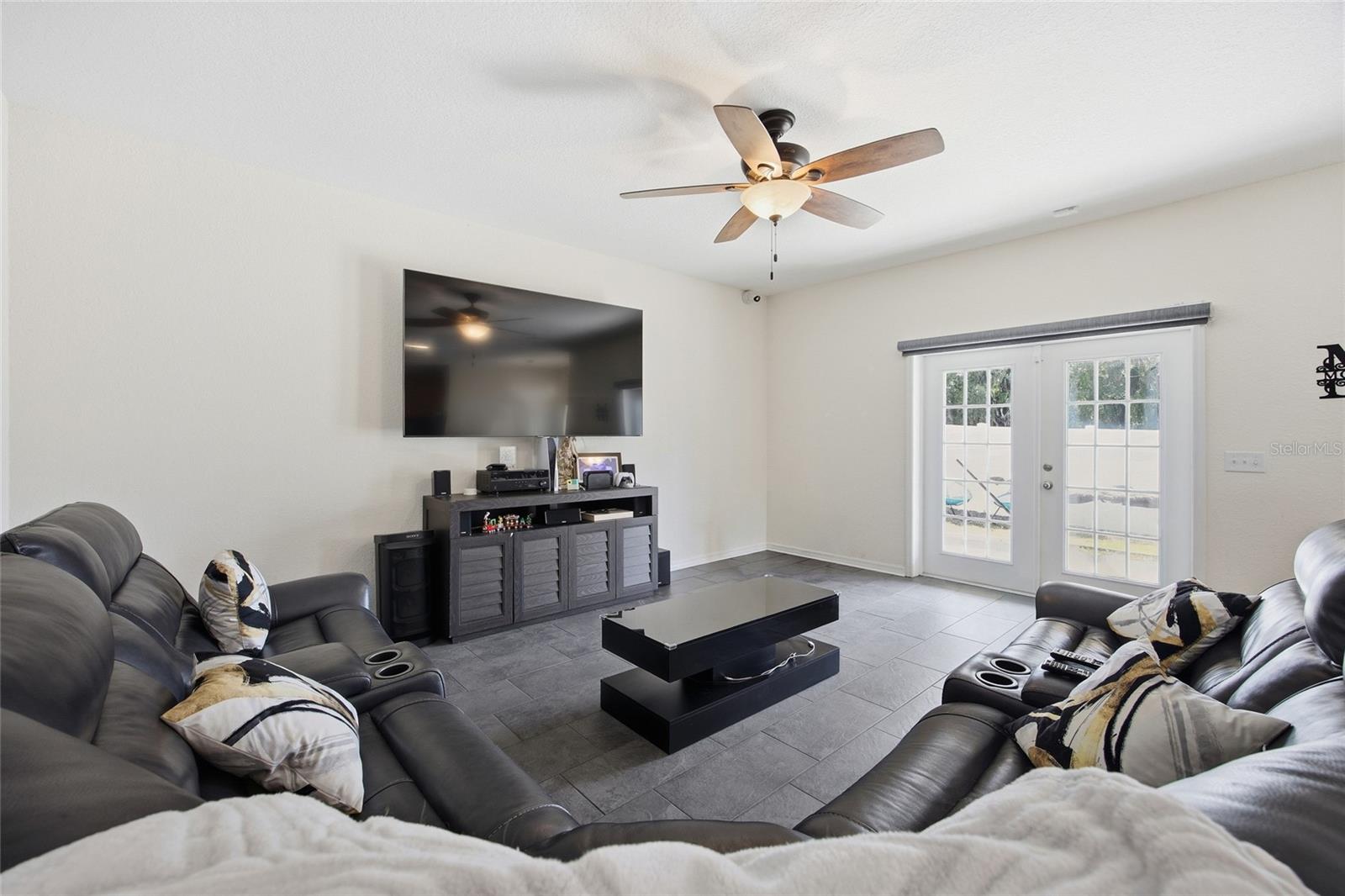 Image 17 of 41 For 4913 122nd Avenue