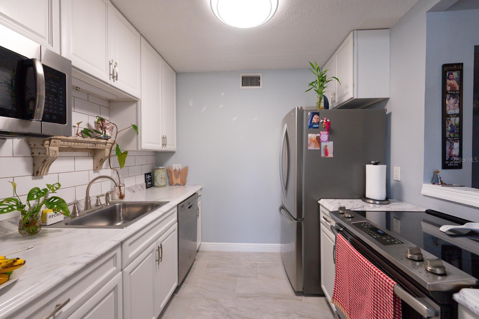 Image 16 of 27 For 2433 7th Street 2