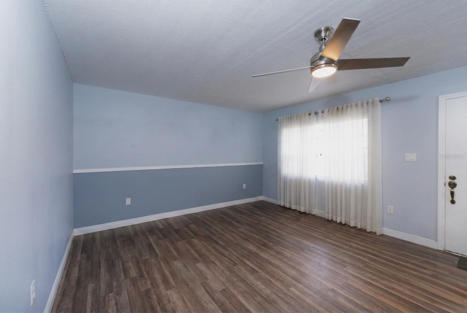 Image 3 of 27 For 2433 7th Street 2