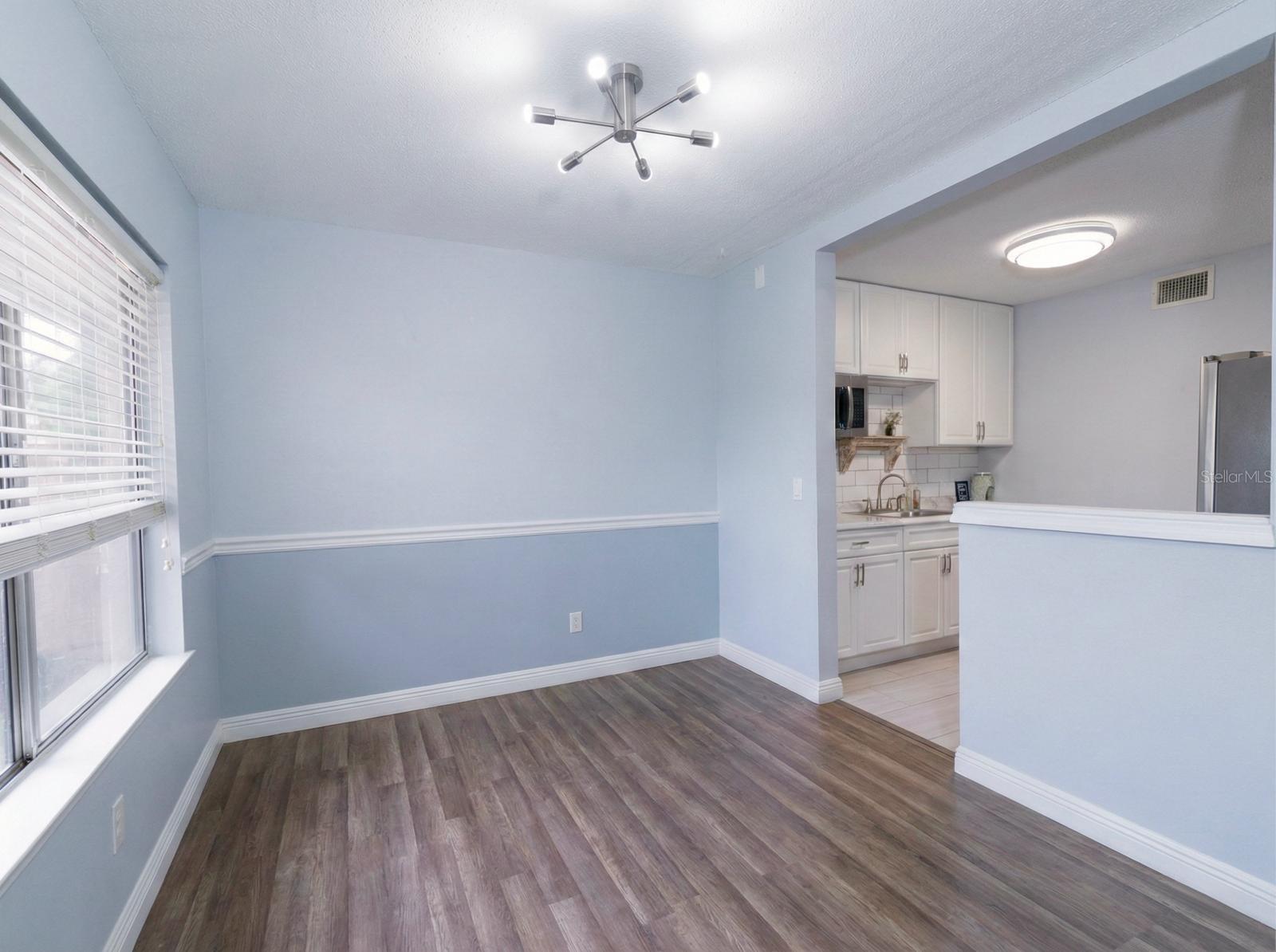 Image 4 of 27 For 2433 7th Street 2