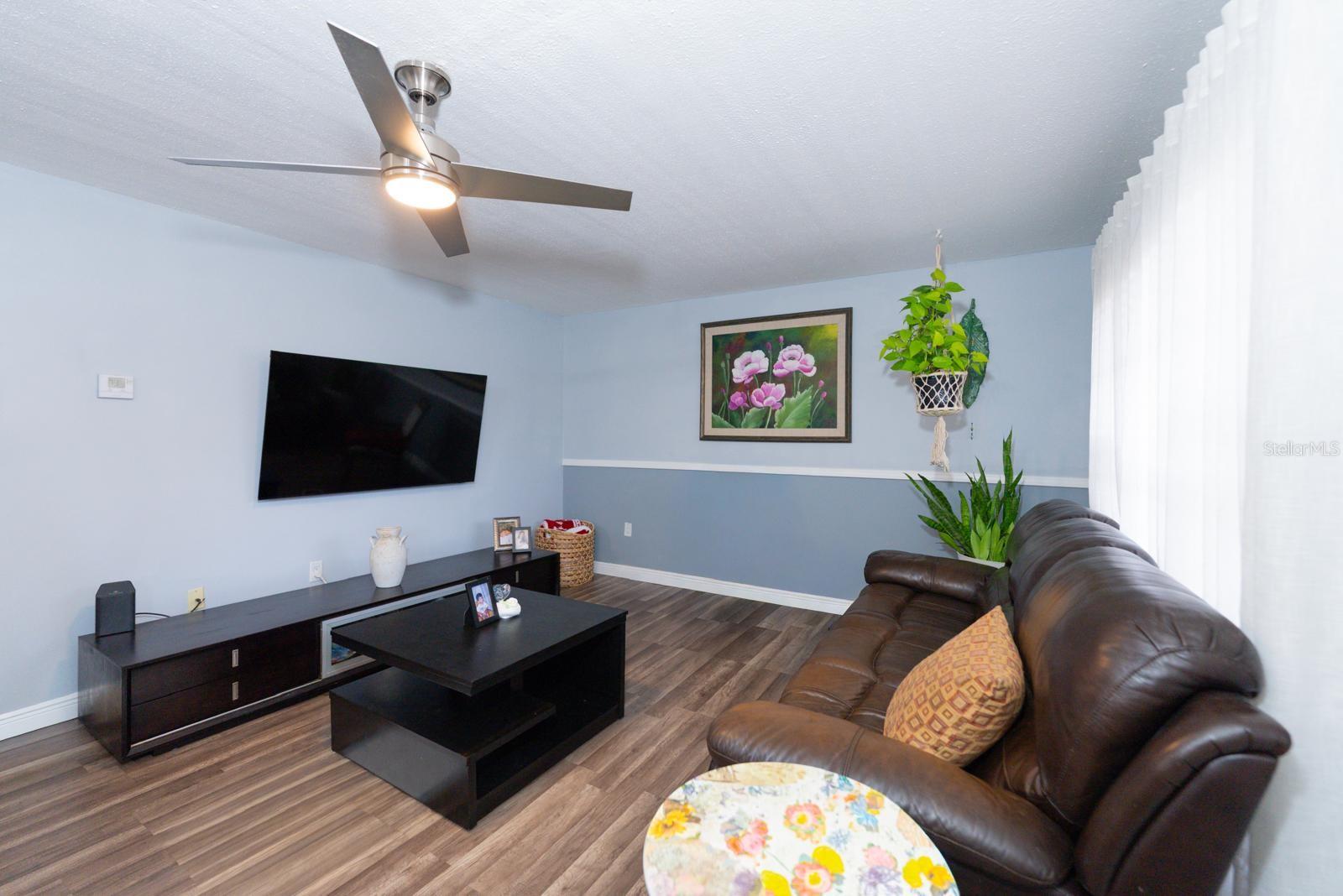 Image 8 of 27 For 2433 7th Street 2