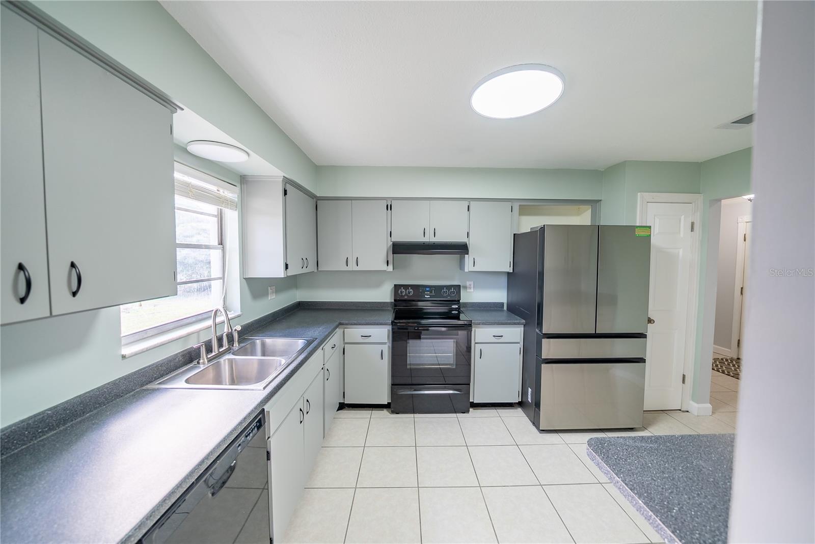 Image 12 of 81 For 1700 91st Place