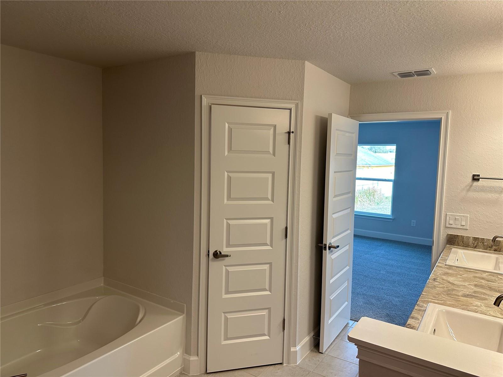 Image 17 of 38 For 5 Cedar Trace Lane