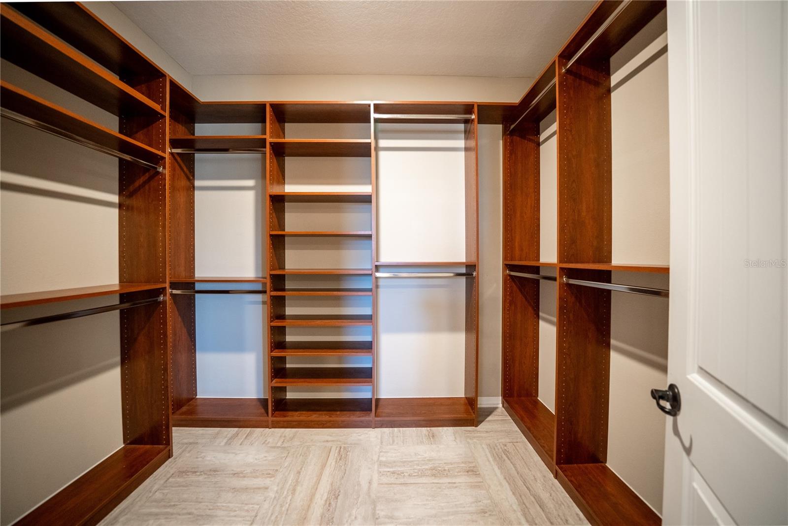 Image 18 of 48 For 9211 104th Terrace