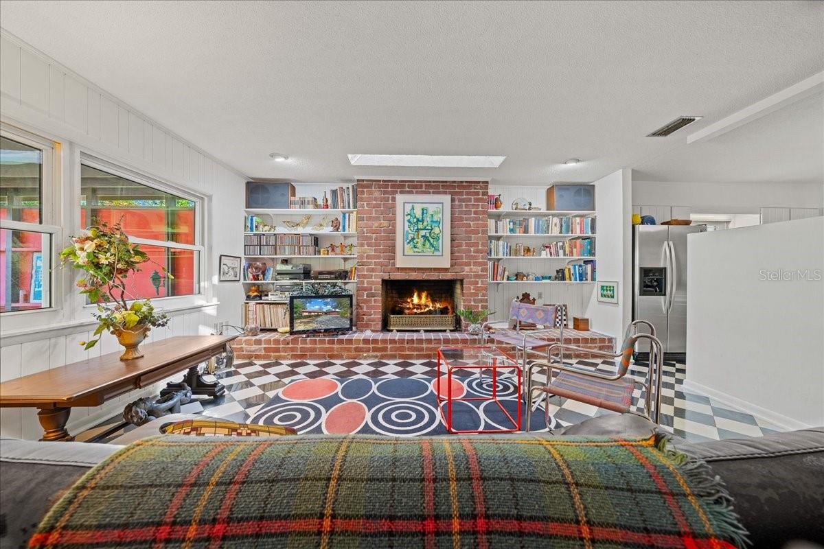 Image 16 of 59 For 2147 7th Street