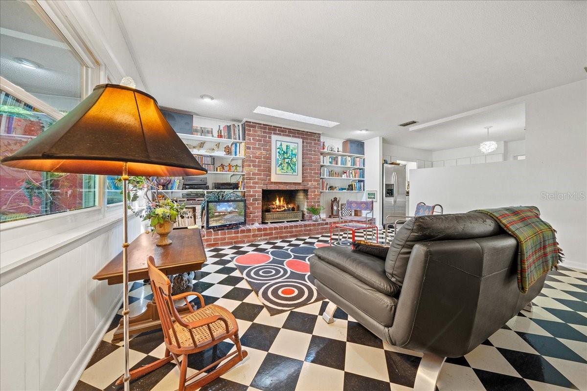 Image 18 of 59 For 2147 7th Street