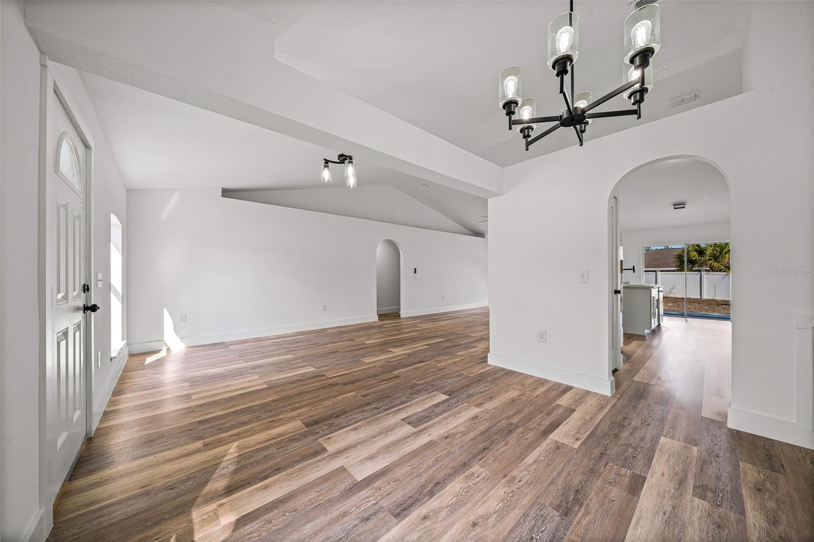 Image 14 of 51 For 497 Marion Oaks Lane