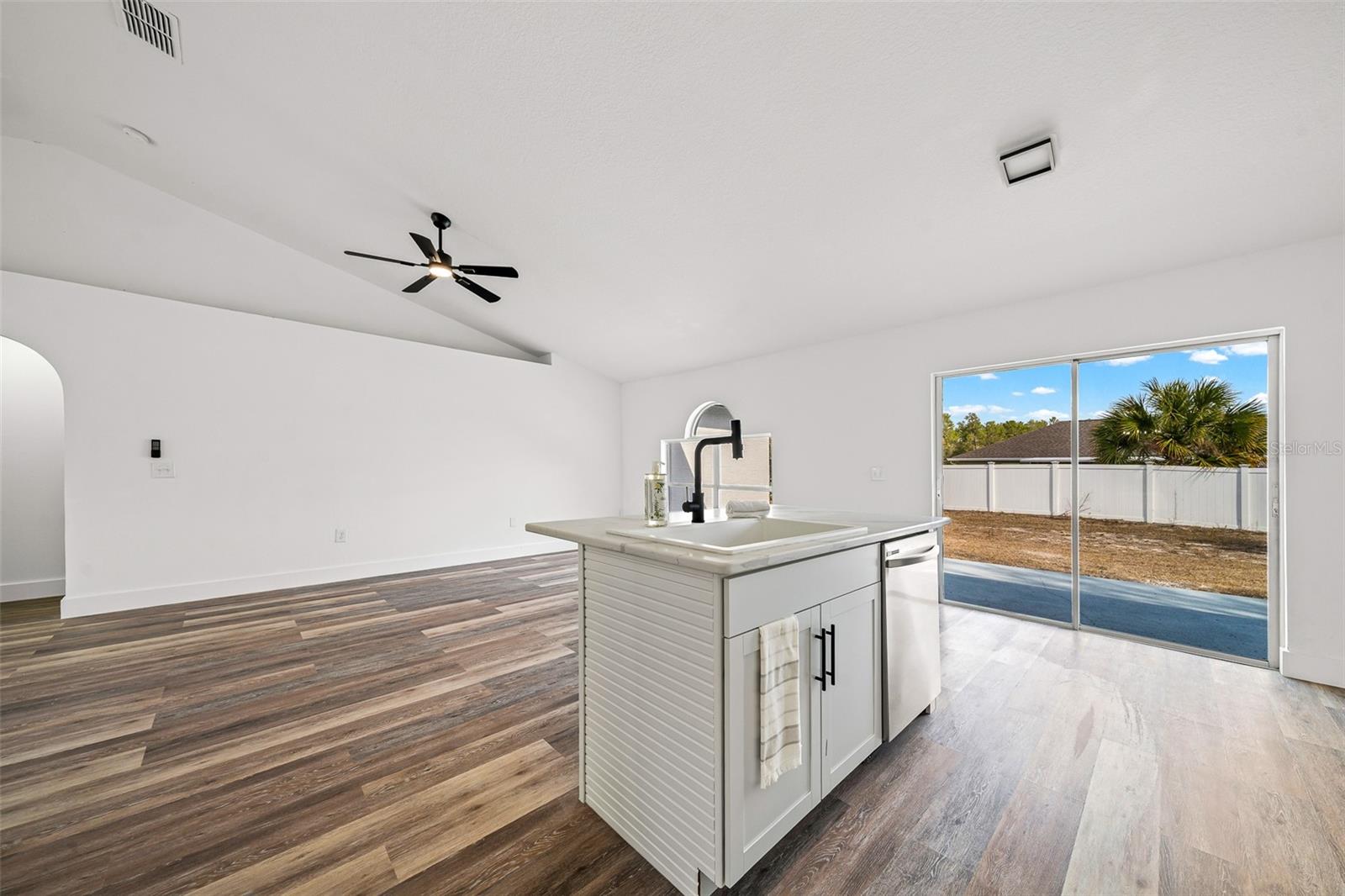 Image 19 of 51 For 497 Marion Oaks Lane