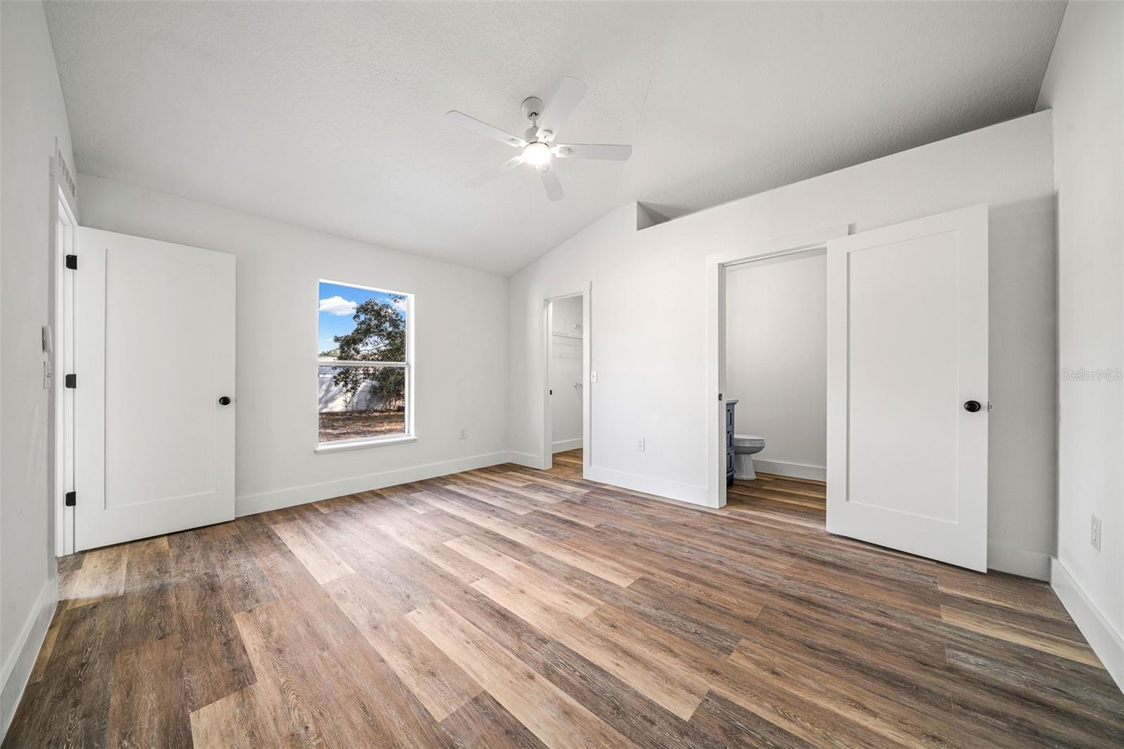 Image 25 of 51 For 497 Marion Oaks Lane