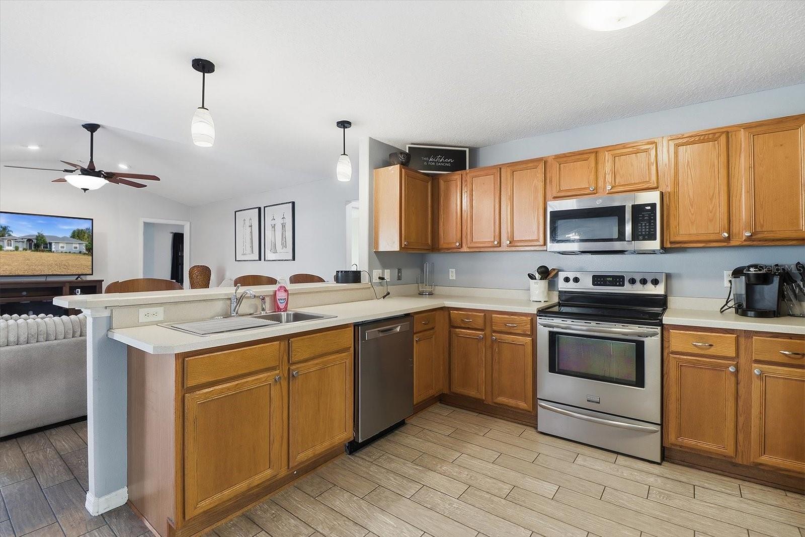 Image 11 of 46 For 10345 42nd Terrace