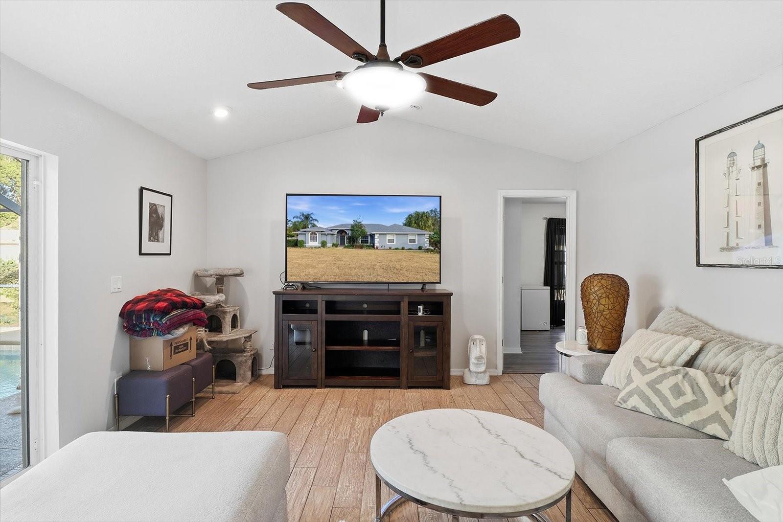 Image 26 of 46 For 10345 42nd Terrace