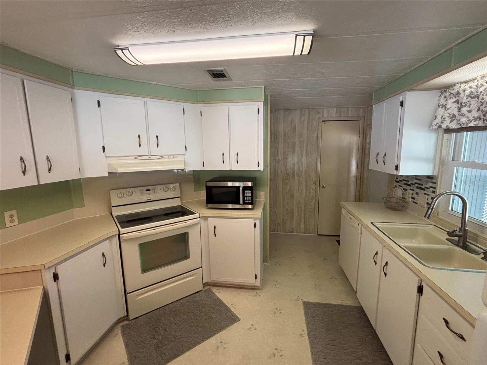 Image 38 of 51 For 5335 186th Court