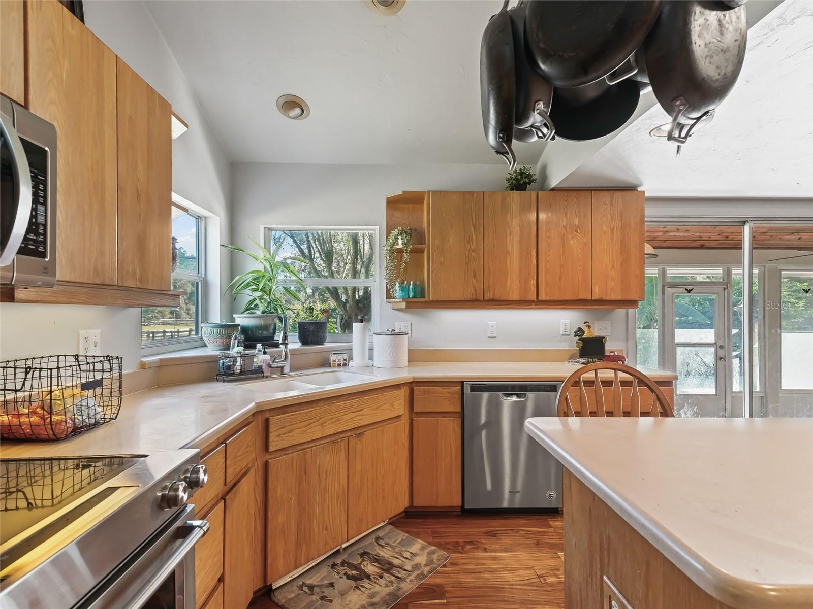 Image 16 of 43 For 9420 125th Avenue