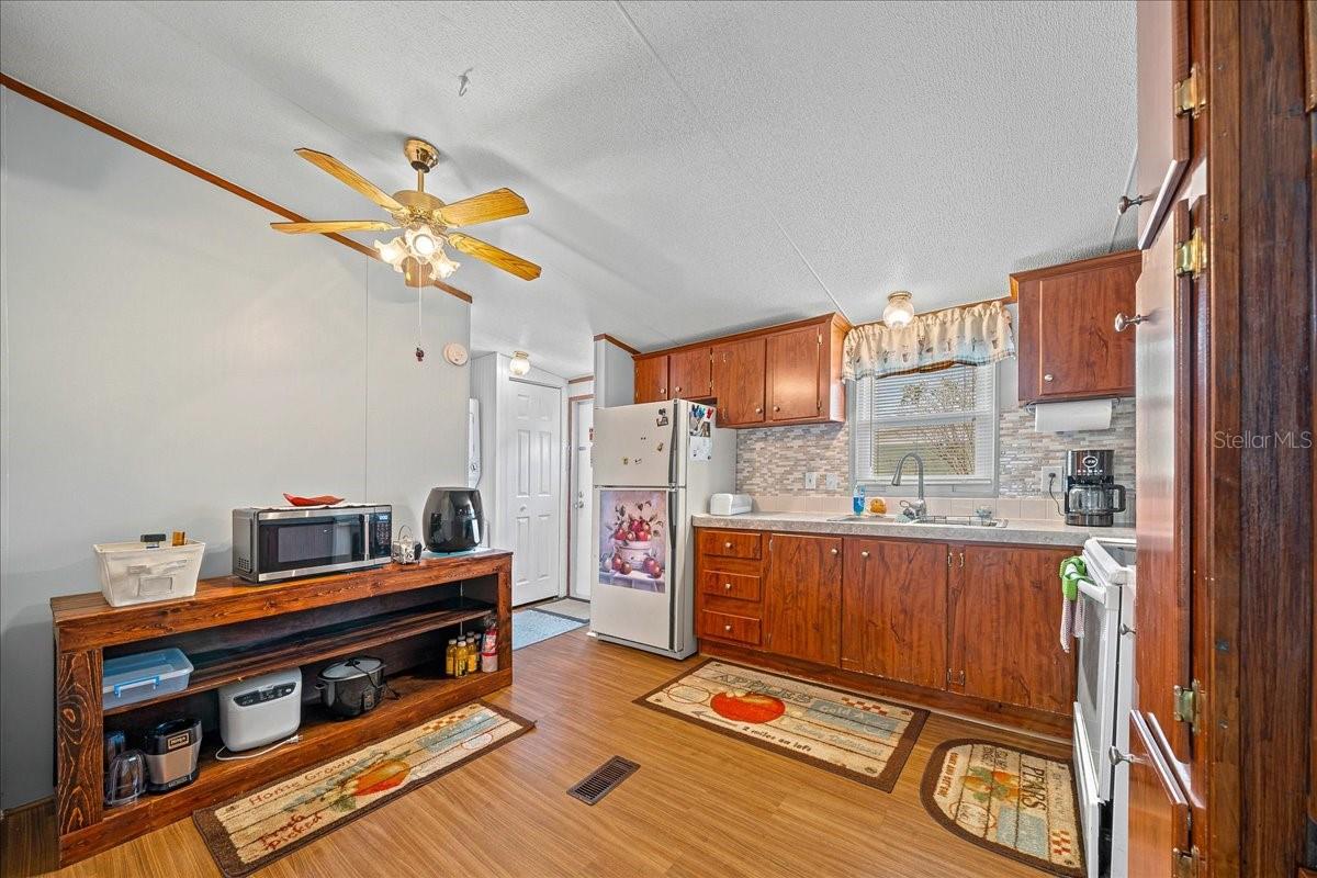 Image 22 of 38 For 10063 126th Lane