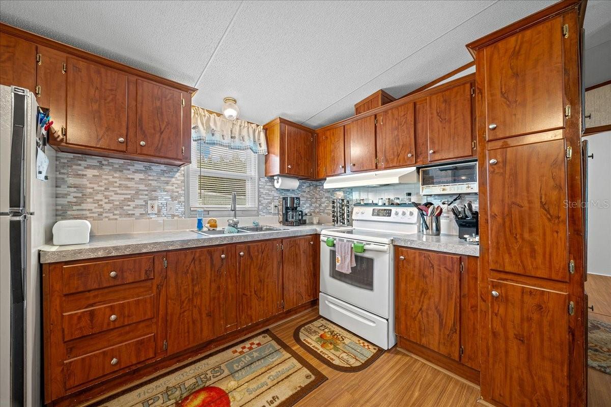 Image 25 of 38 For 10063 126th Lane