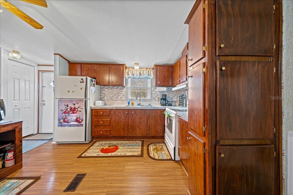 Image 26 of 38 For 10063 126th Lane