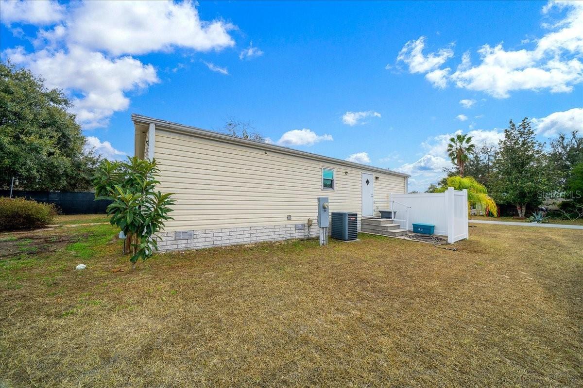 Image 9 of 38 For 10063 126th Lane