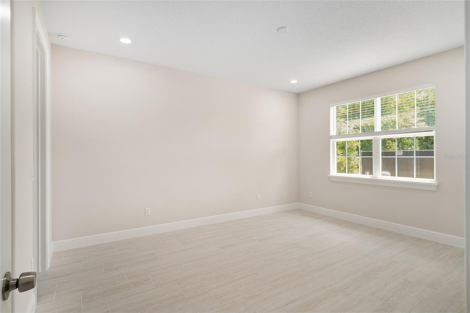 Image 13 of 32 For 3919 135th Lane