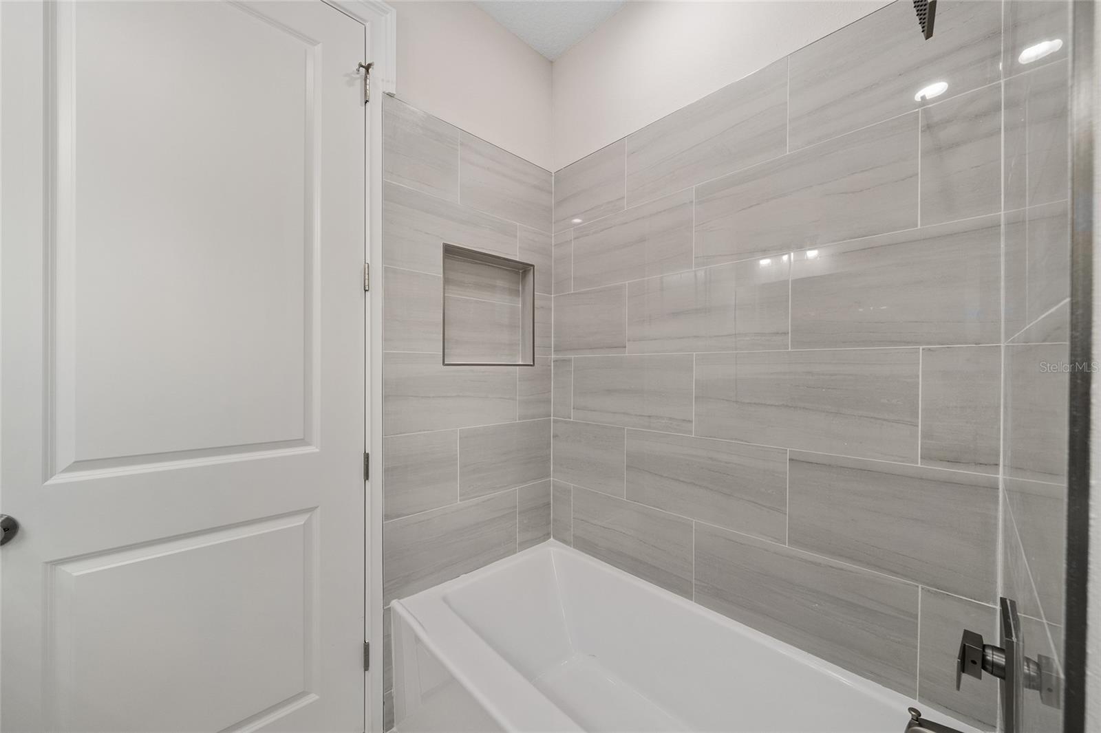 Image 22 of 32 For 3919 135th Lane