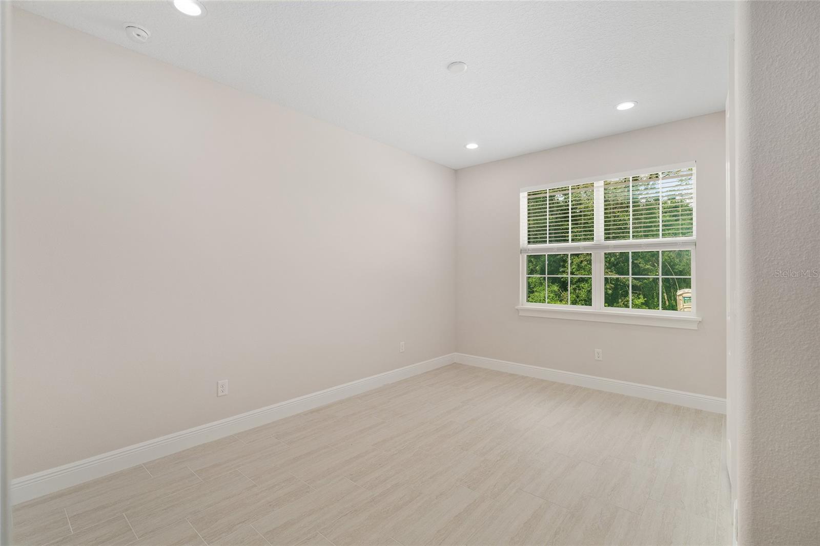 Image 25 of 32 For 3919 135th Lane