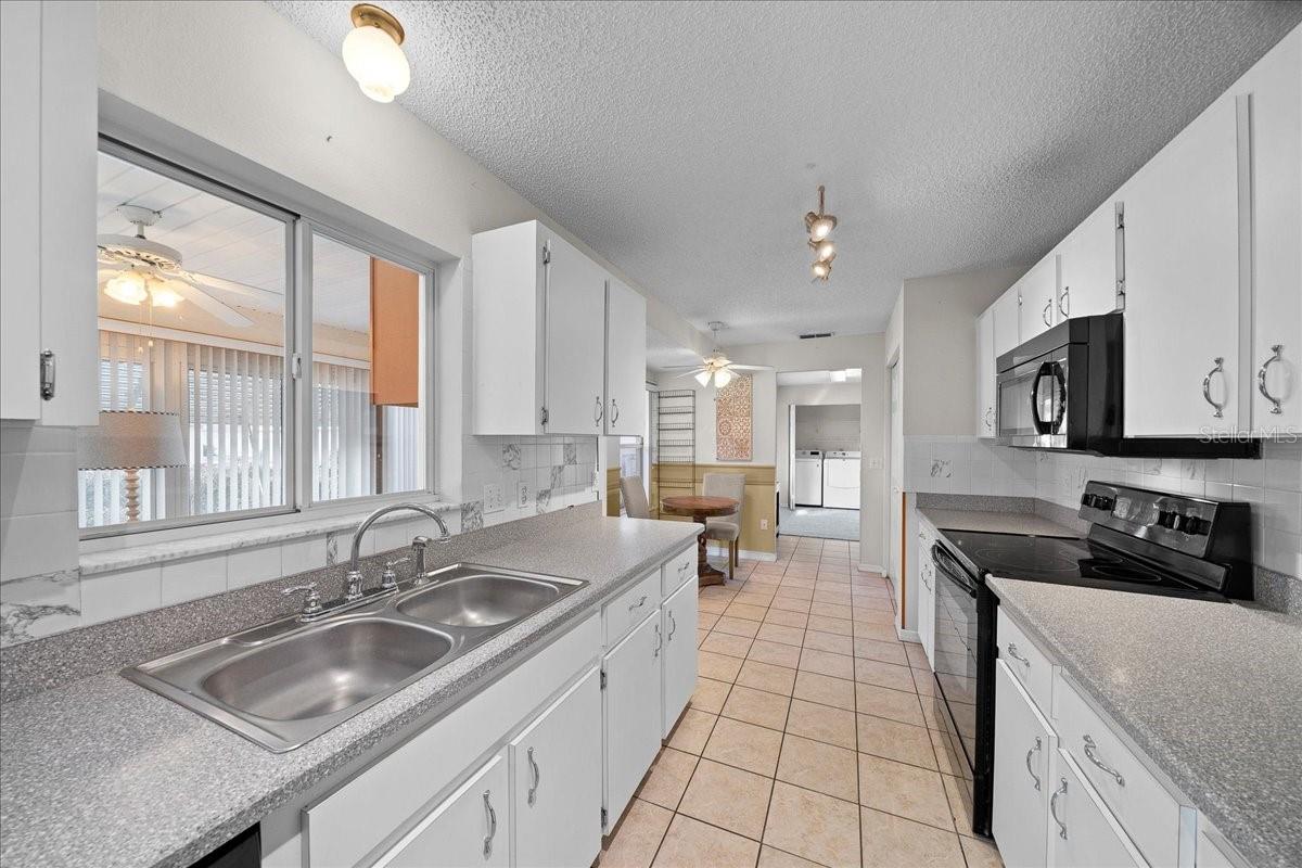 Image 13 of 58 For 8594 61st Court