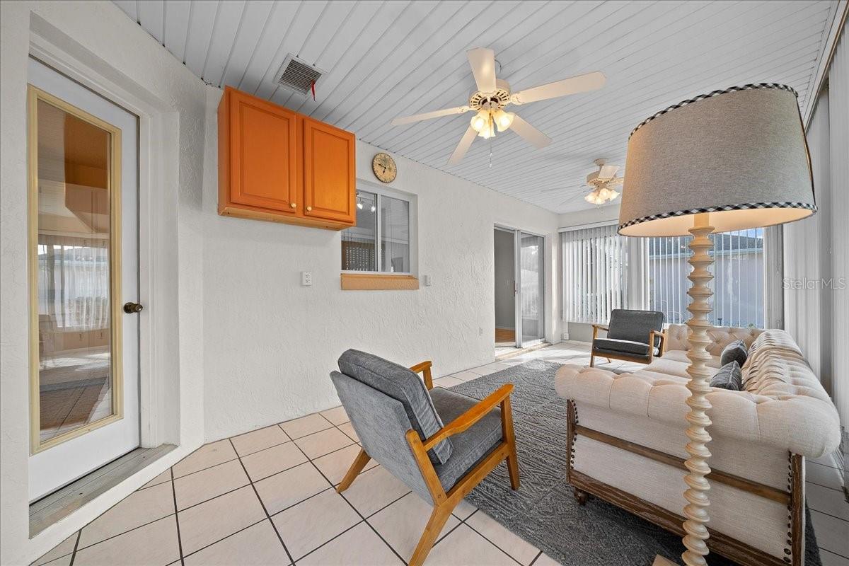 Image 21 of 58 For 8594 61st Court