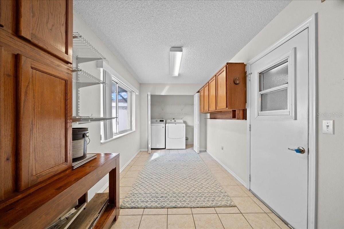 Image 22 of 58 For 8594 61st Court