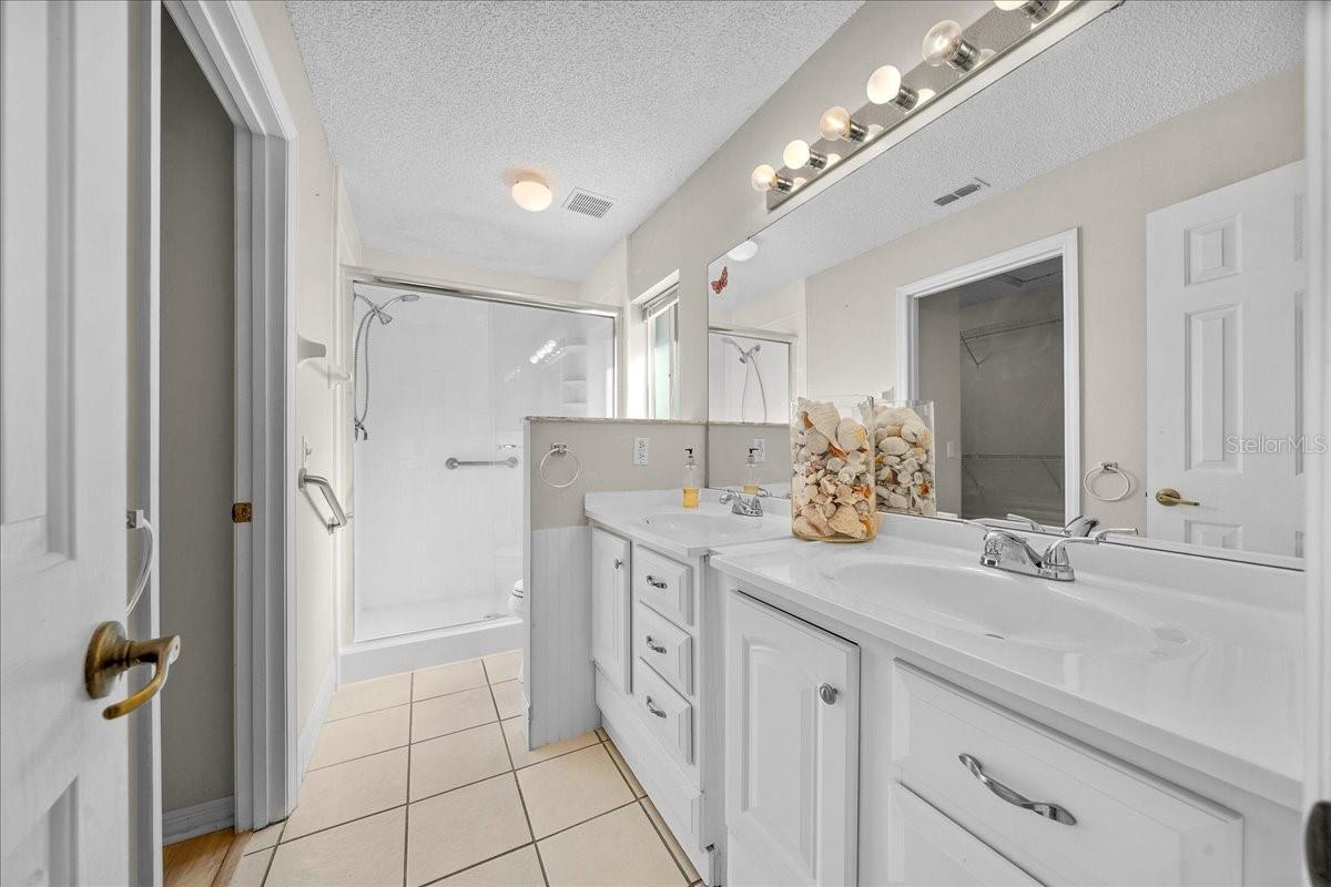 Image 26 of 58 For 8594 61st Court