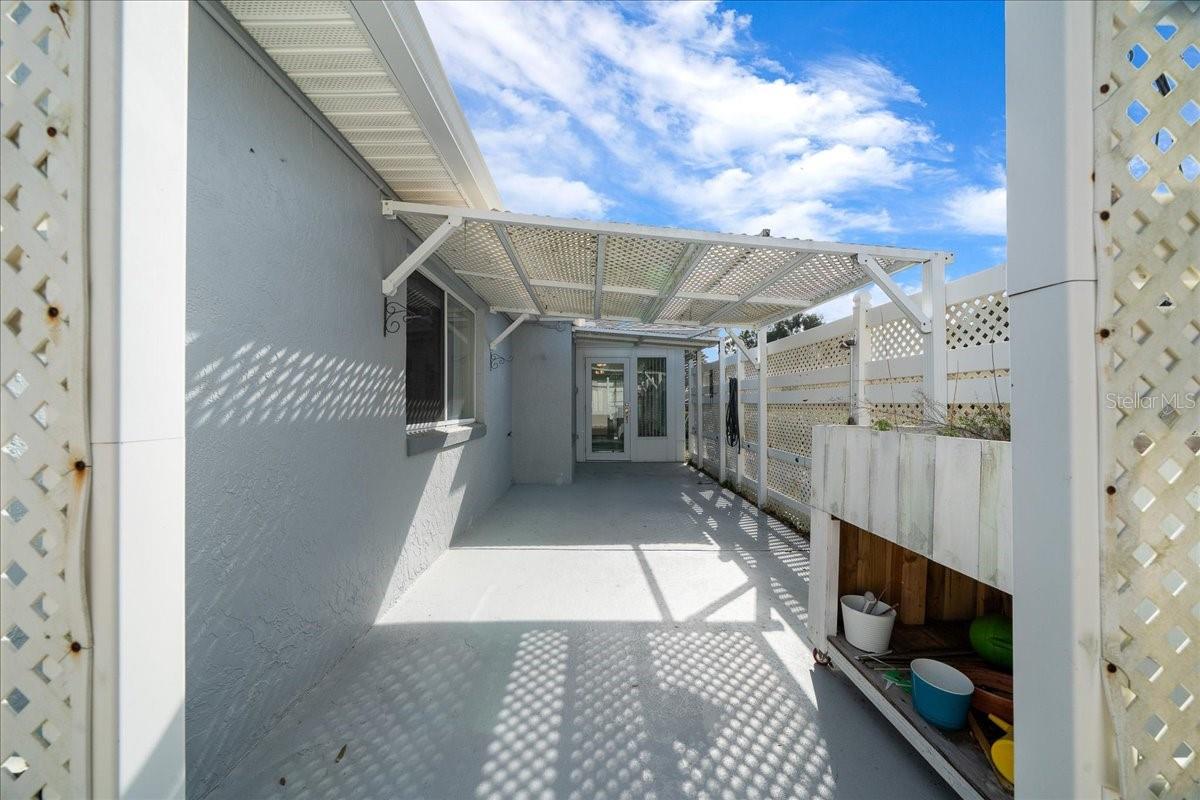 Image 37 of 58 For 8594 61st Court