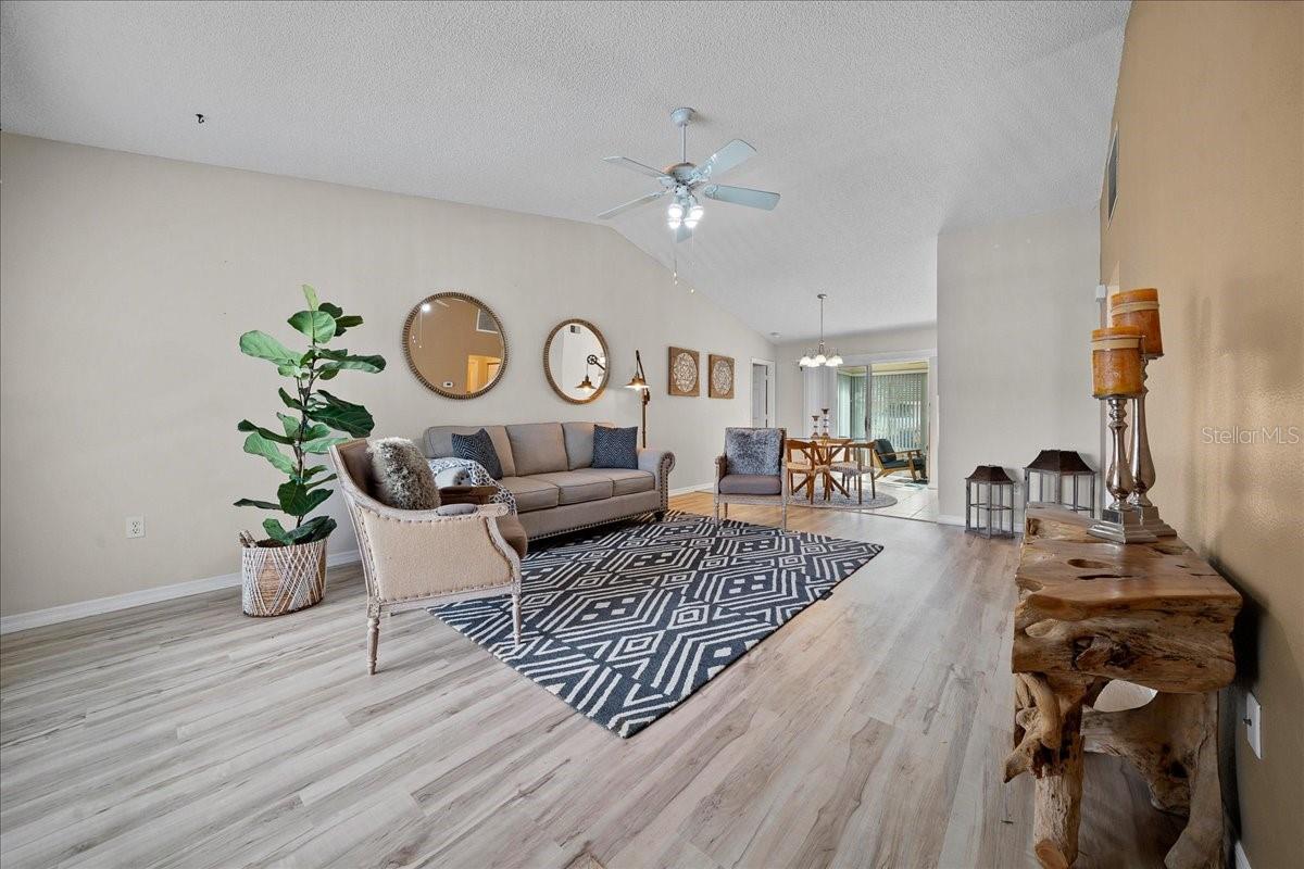 Image 4 of 58 For 8594 61st Court