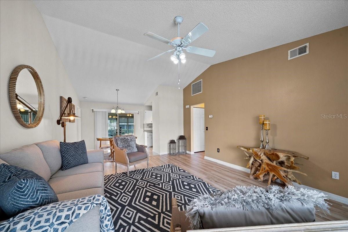 Image 5 of 58 For 8594 61st Court