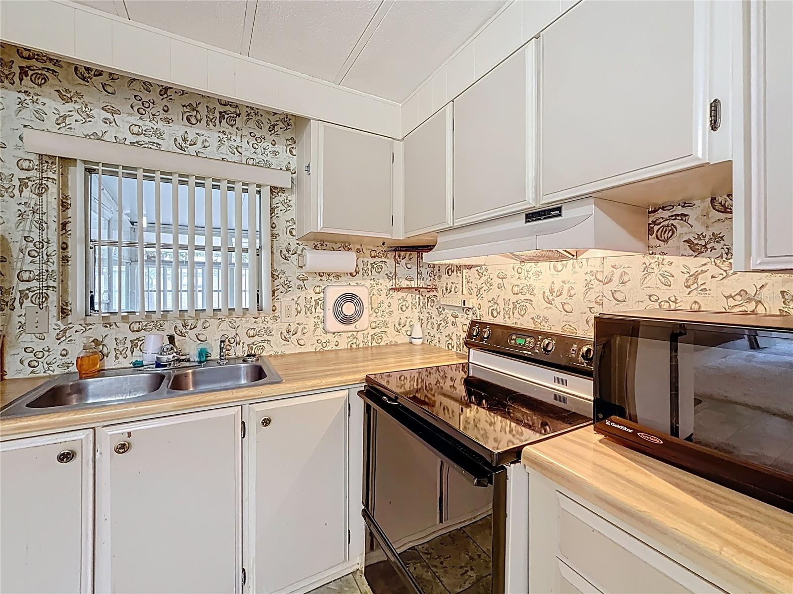 Image 33 of 58 For 11084 114th Street