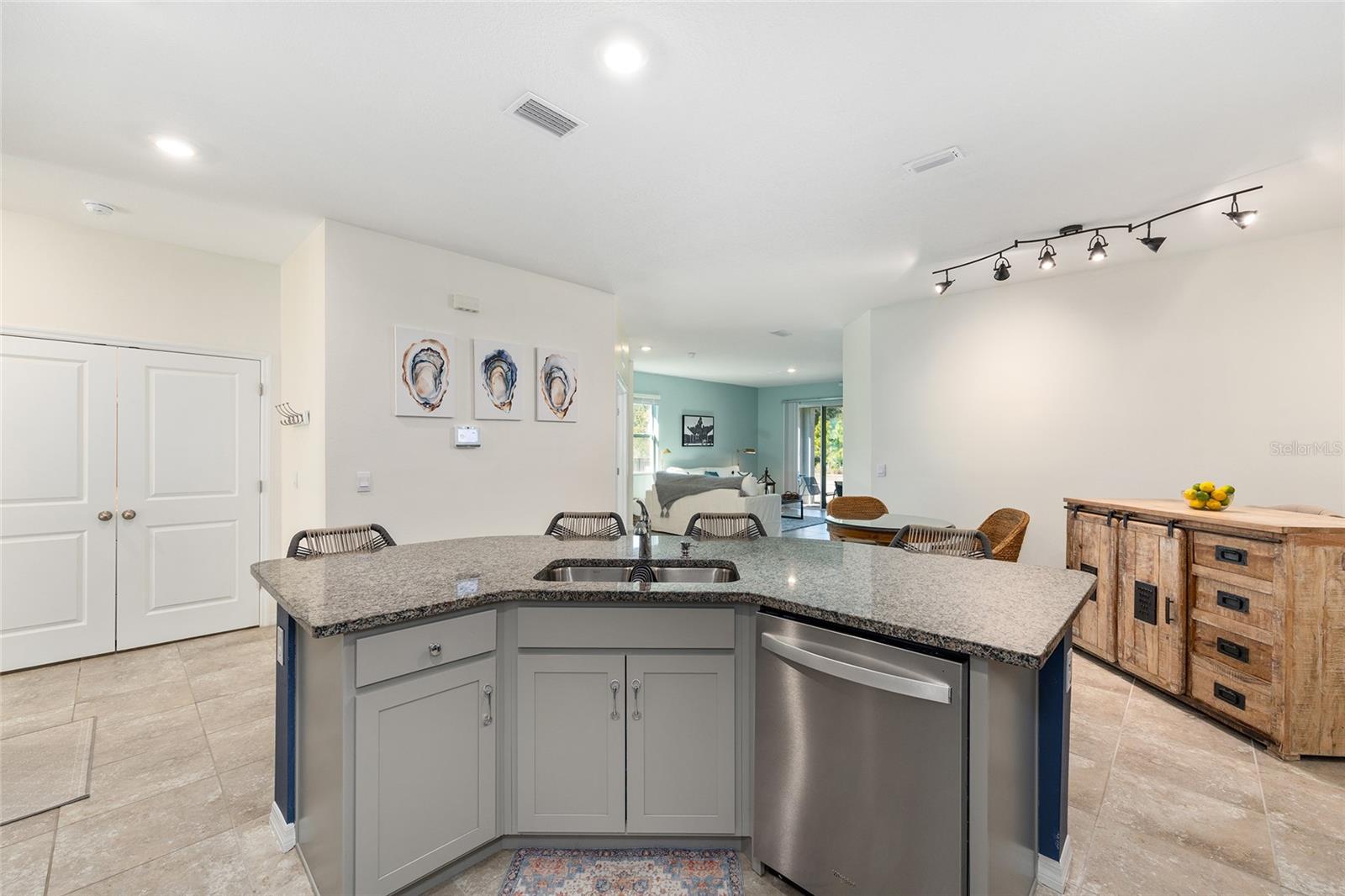 Image 12 of 39 For 5383 48th Place