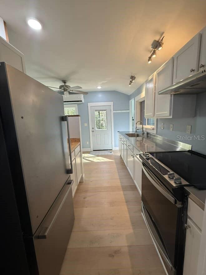 Image 12 of 23 For 17773 36th Loop