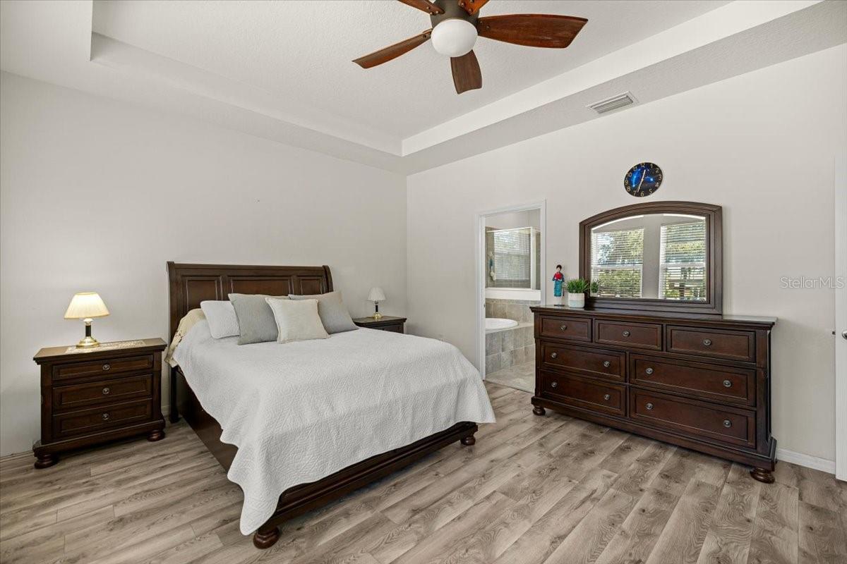 Image 10 of 33 For 5608 50th Court