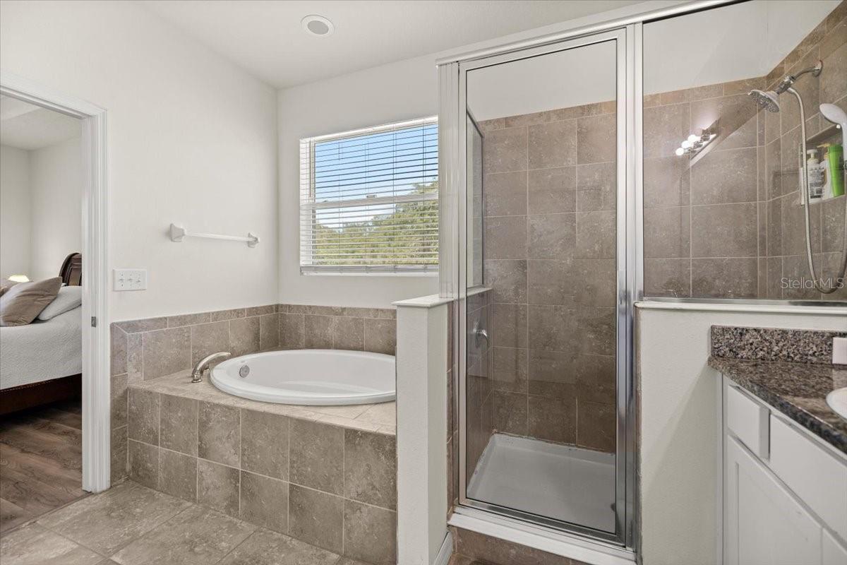 Image 13 of 33 For 5608 50th Court