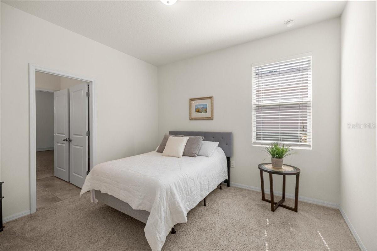 Image 18 of 33 For 5608 50th Court