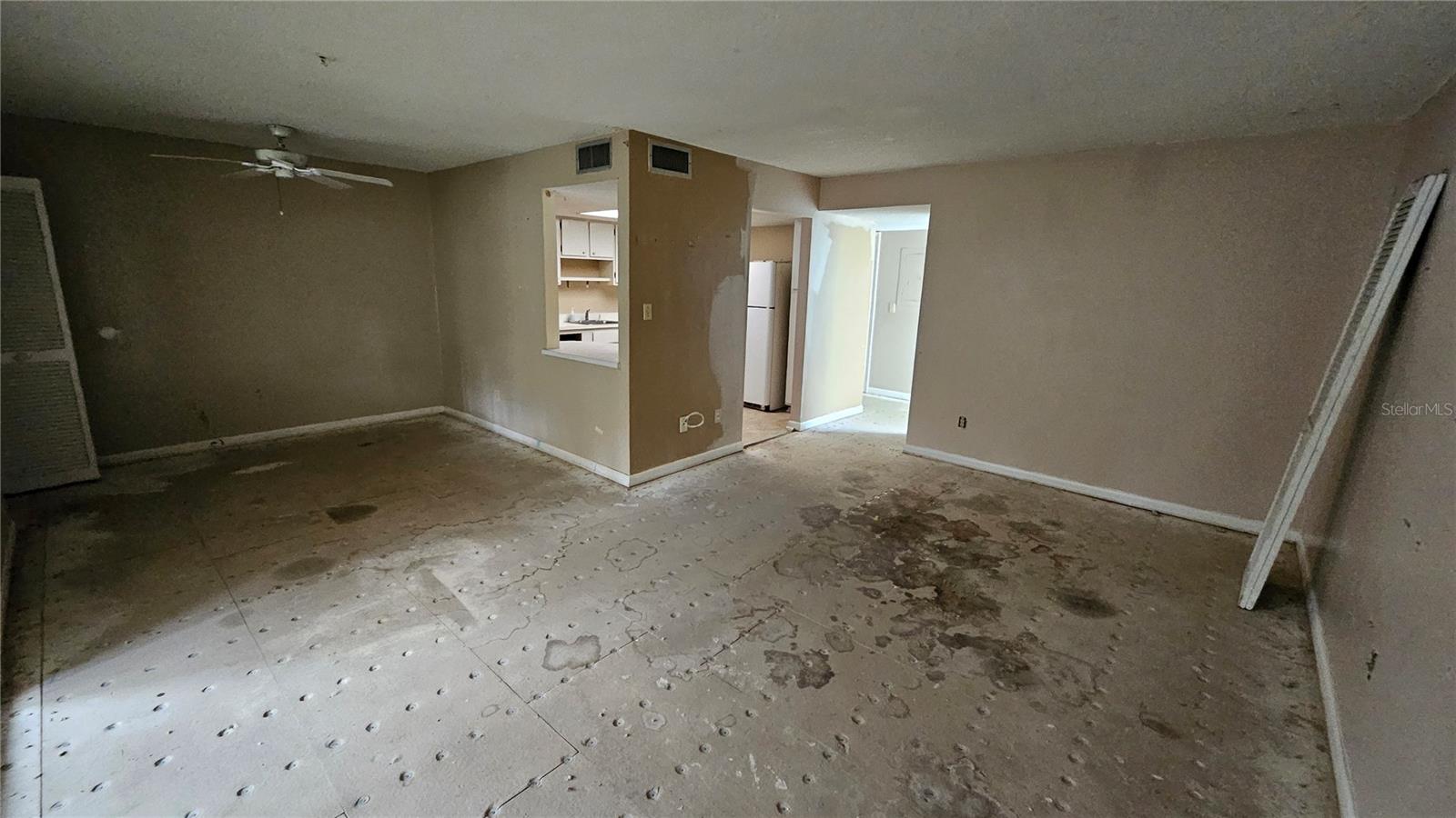 Image 5 of 7 For 572 Bahia Circle B #205