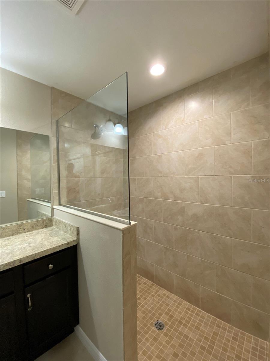 Image 18 of 29 For 5860 197th Terrace