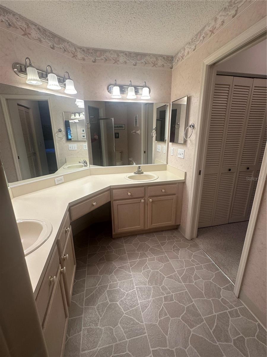 Image 18 of 25 For 9258 91st Circle