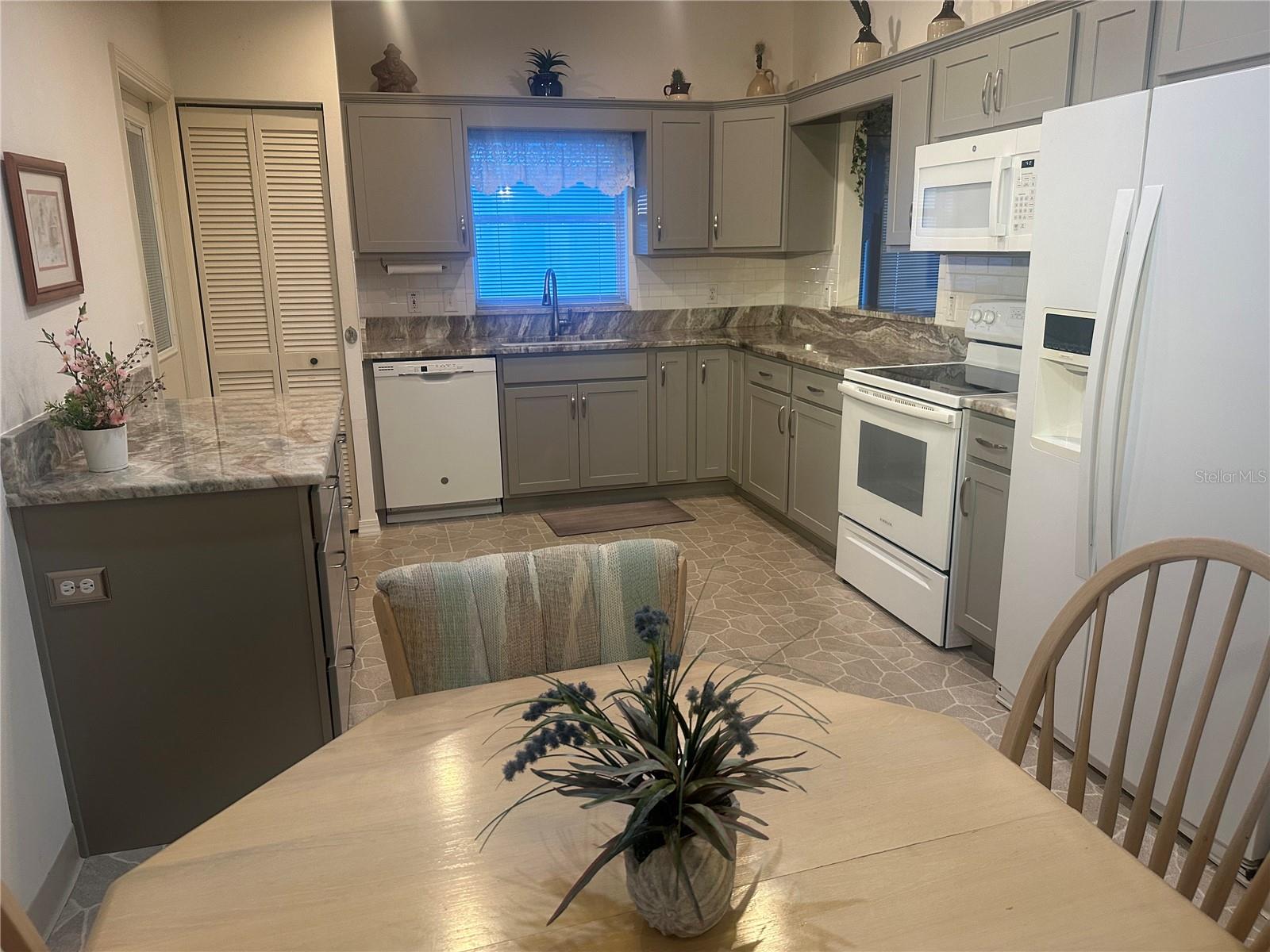 Image 3 of 25 For 9258 91st Circle