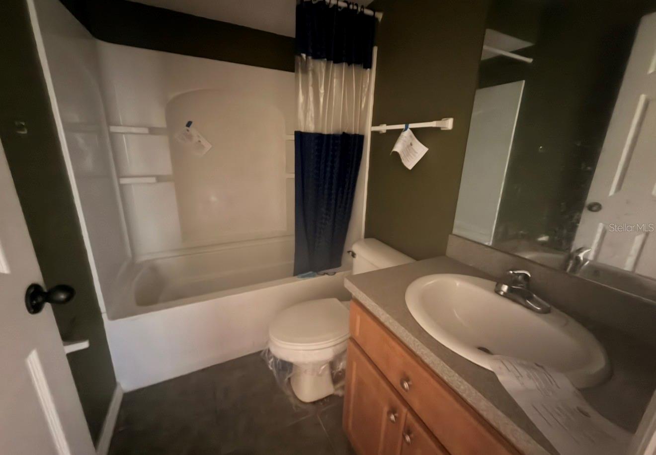 Image 3 of 11 For 1221 Poe Street