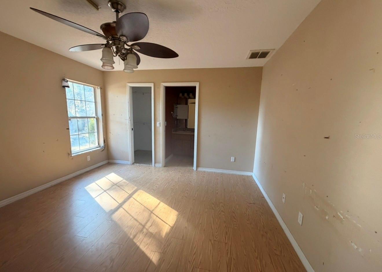 Image 8 of 11 For 1221 Poe Street