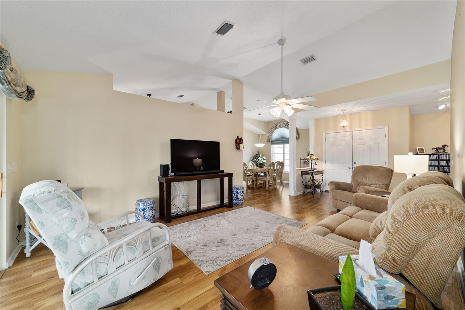 Image 7 of 26 For 5245 21st Loop