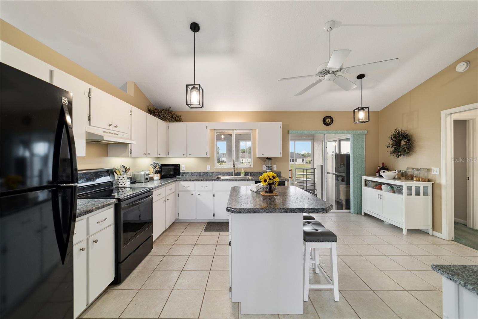 Image 9 of 26 For 5245 21st Loop