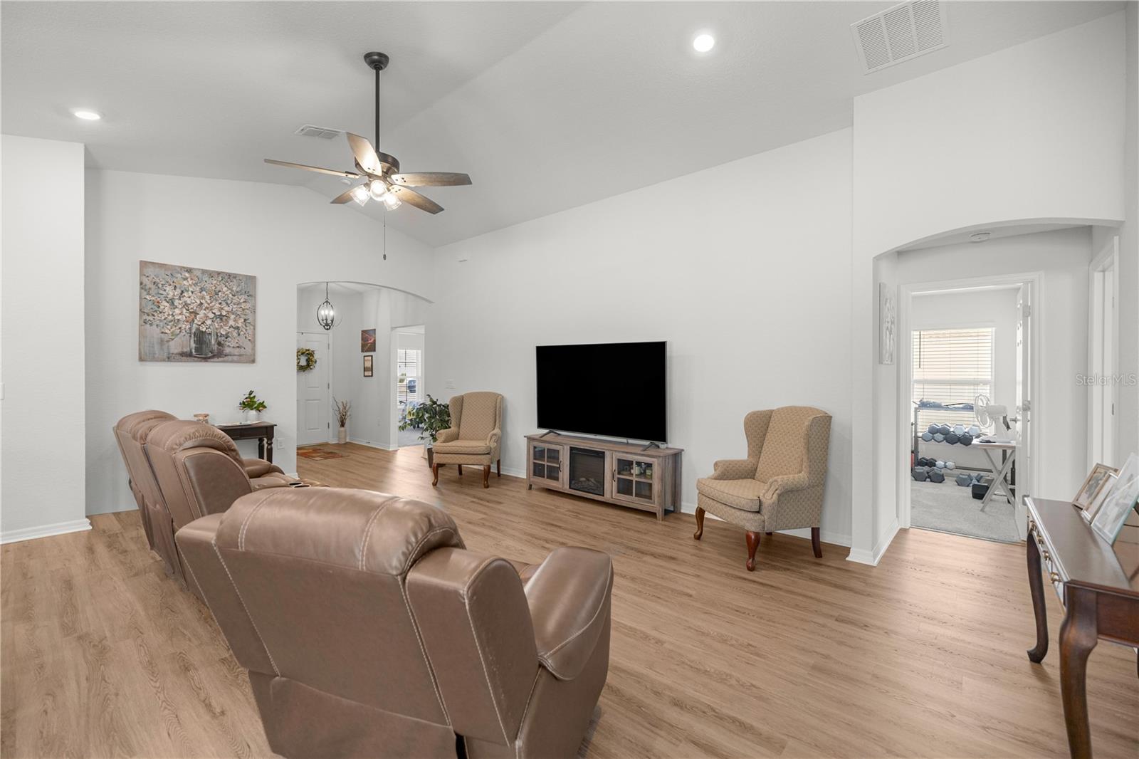 Image 21 of 33 For 4810 91st Place