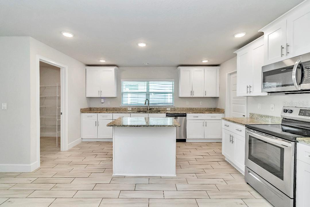 Image 9 of 25 For 8376 59th Terrace