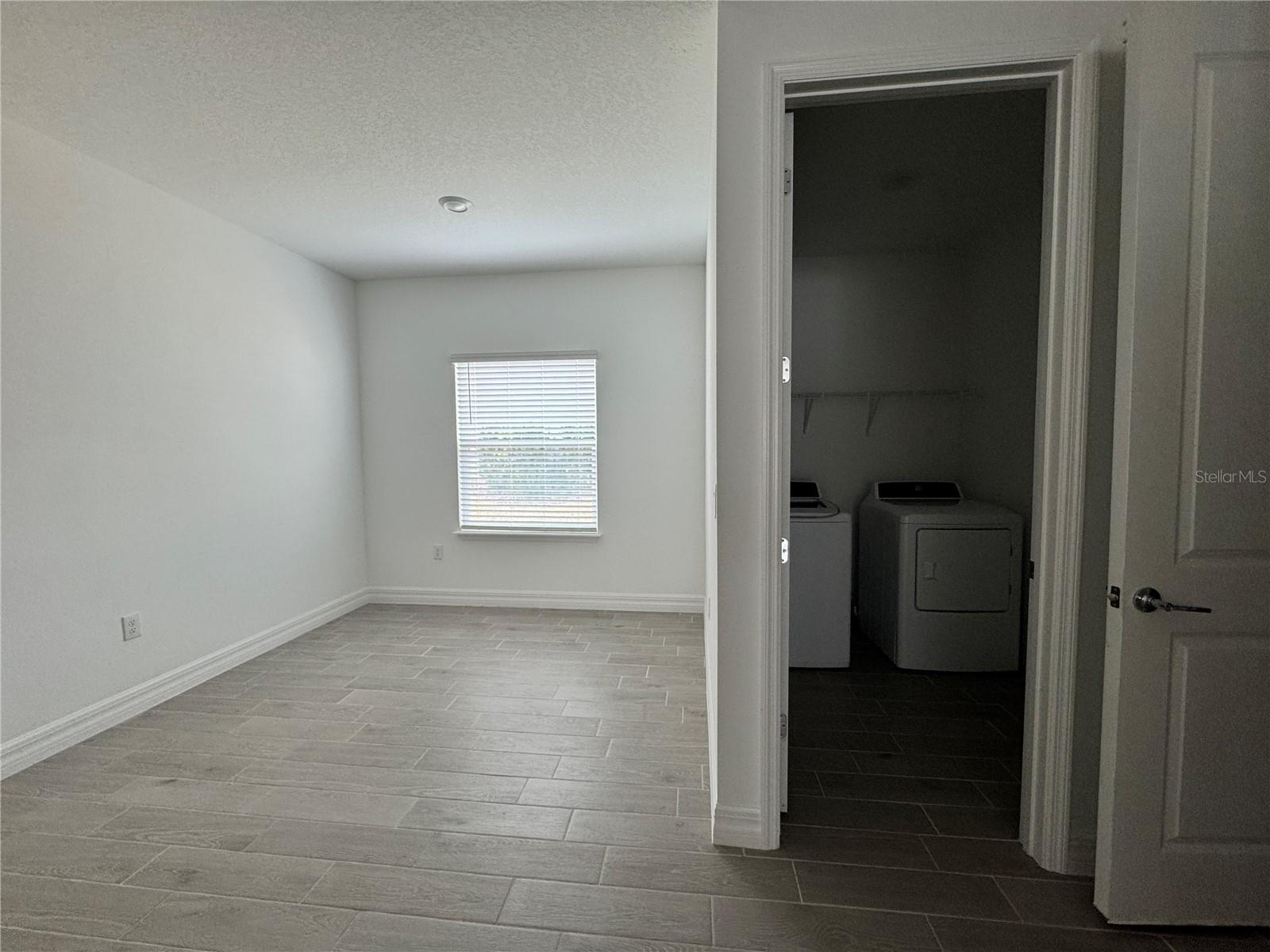 Listing photo id 8 for 1308 43rd Road