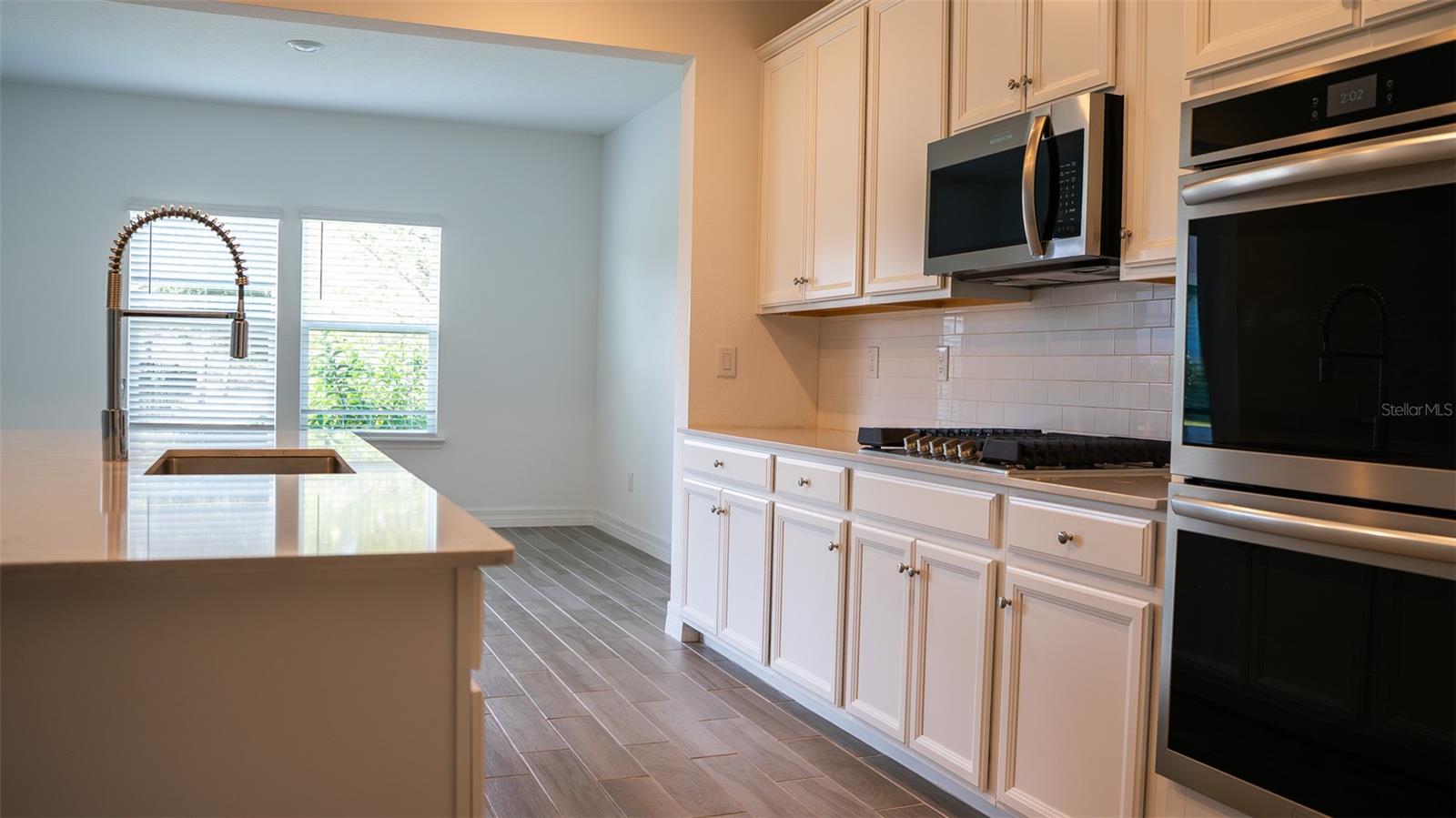 Listing photo id 9 for 4140 13th Terrace