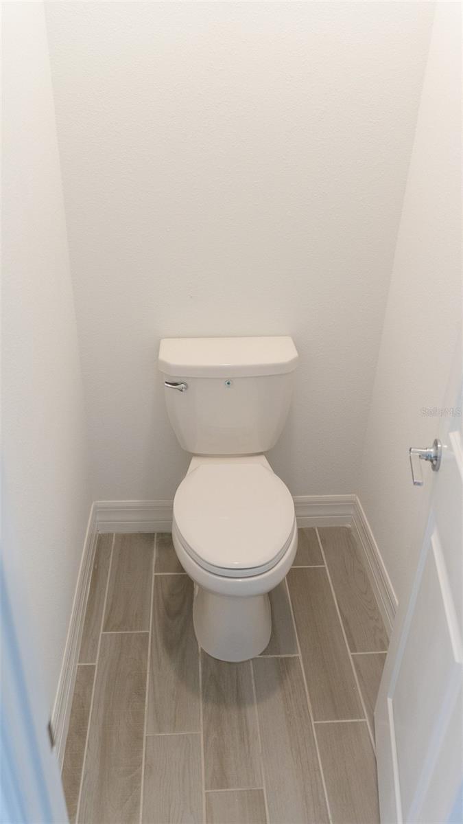 Listing photo id 16 for 4140 13th Terrace